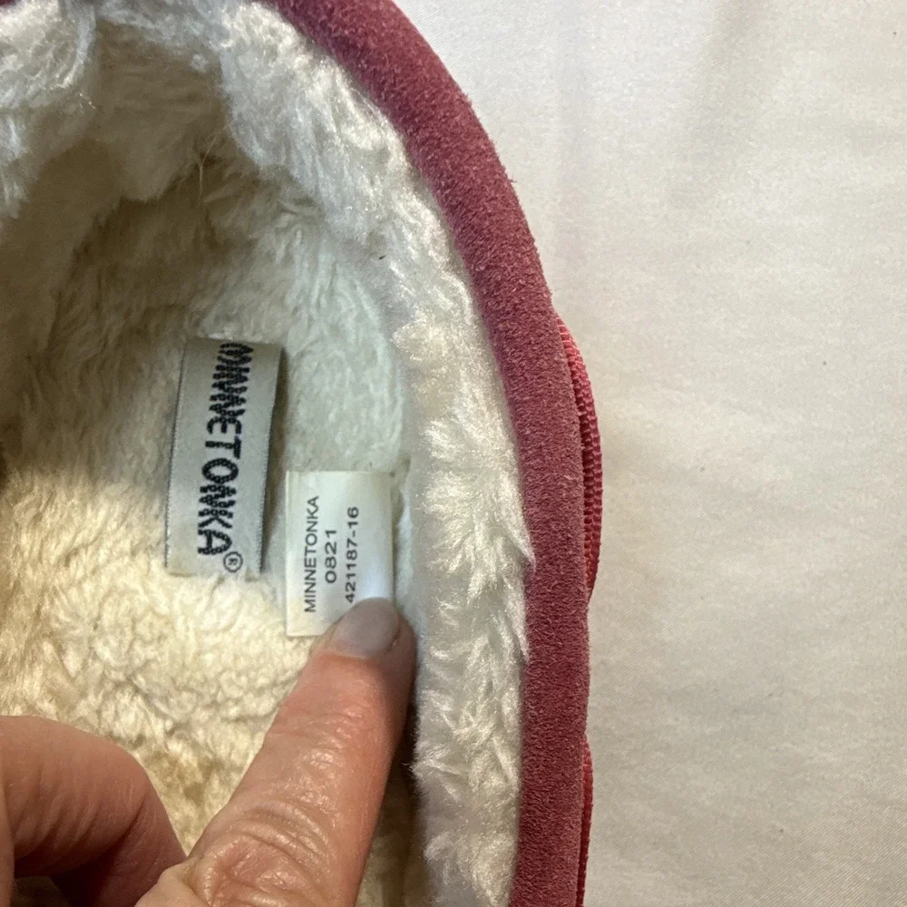 Minnetonka Pink Leather Moccasin Slippers Faux Fur Lined Bow Slip-On girls 4